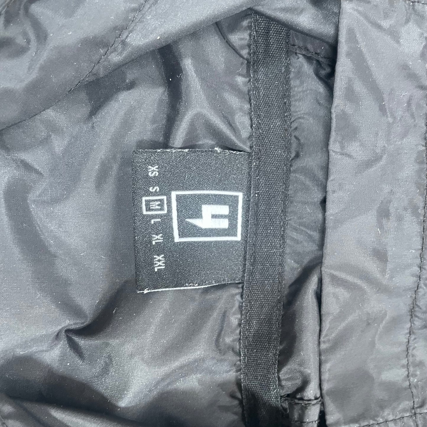Yelir Windrunner “Triple Black” (M)