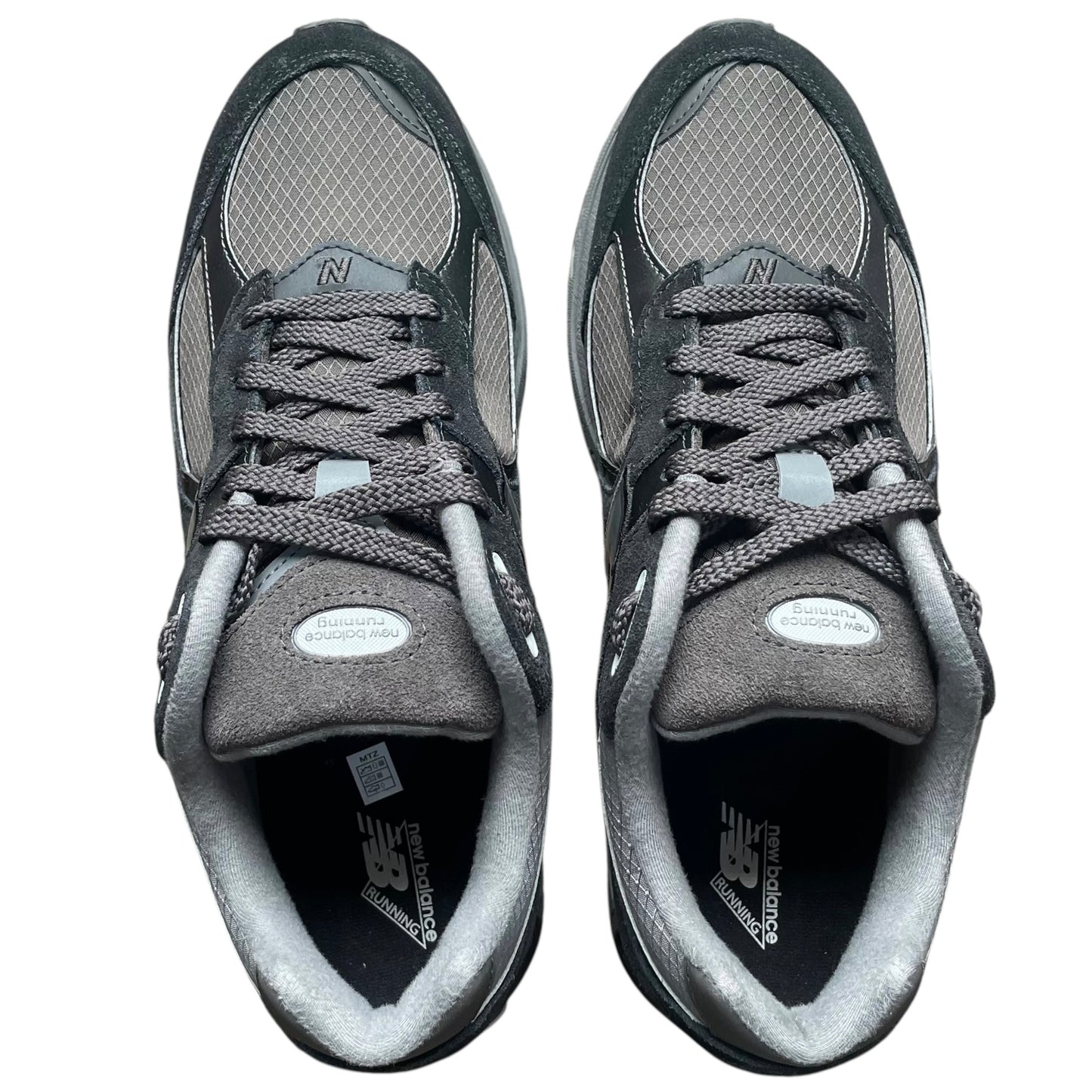 New Balance 2002R “Black” (UK9)