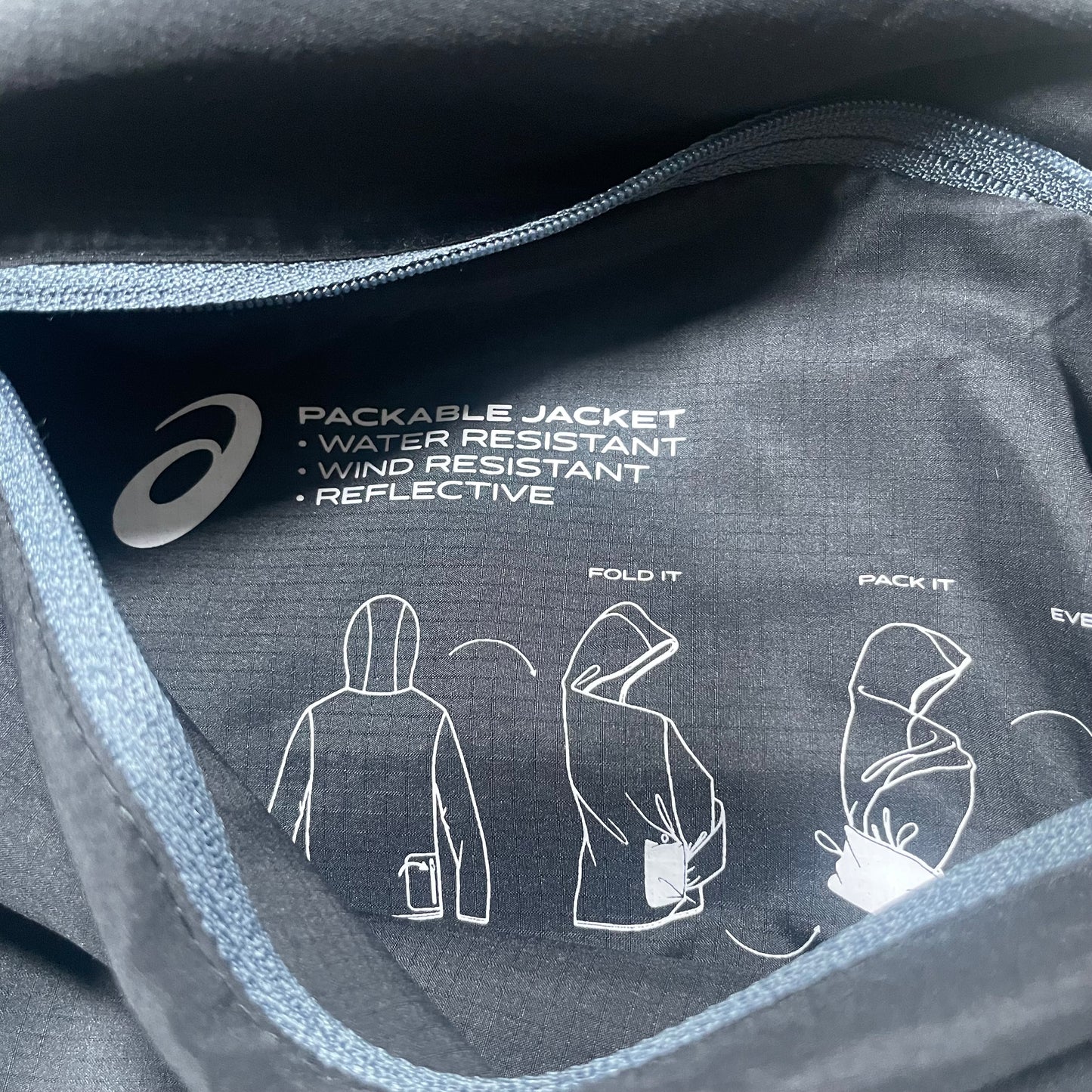 ASICS Packable Windrunner “Black” (M)