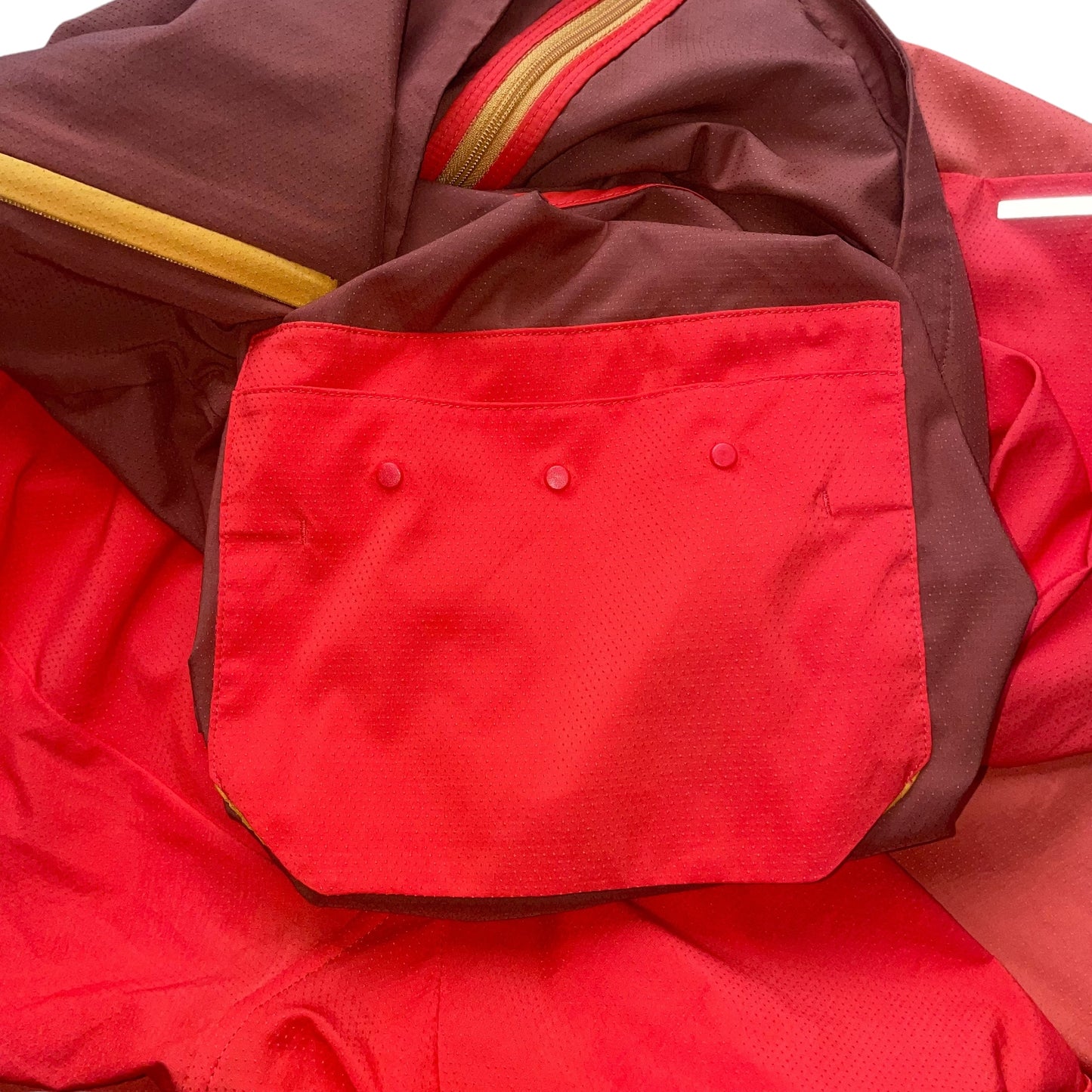 Nike Packable Windrunner “Habanero Red” (S)