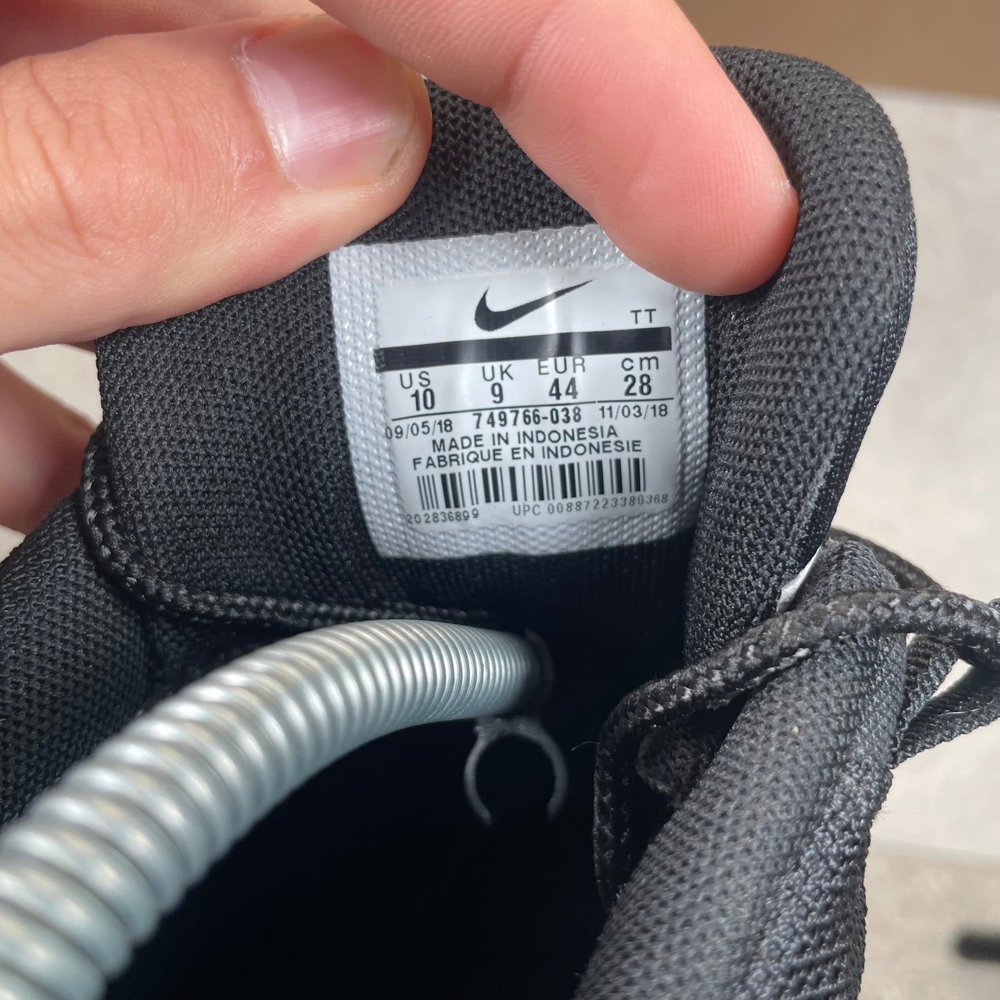 Nike Air Max 95 “Black Wolf Grey White” (Uk9)