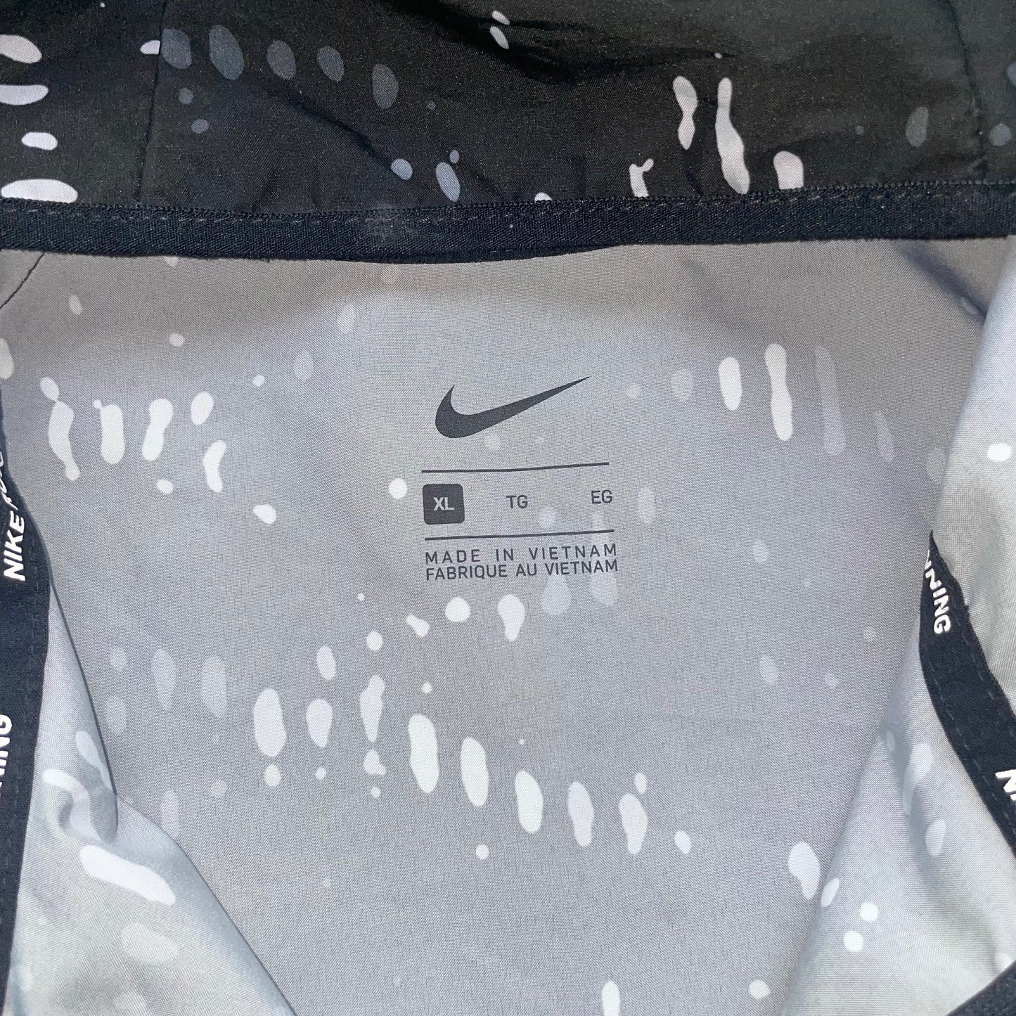 Nike Windrunner “Digital Storm” (XL)