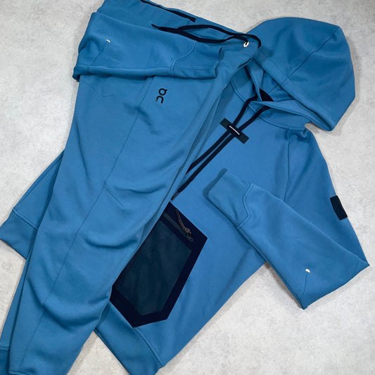 Onrunning Tech Tracksuit “Fjord Blue” (M)