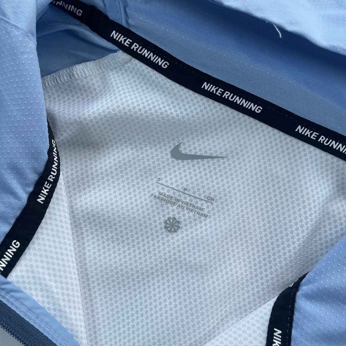 Nike Packable Windrunner “Diffused Blue” (S)