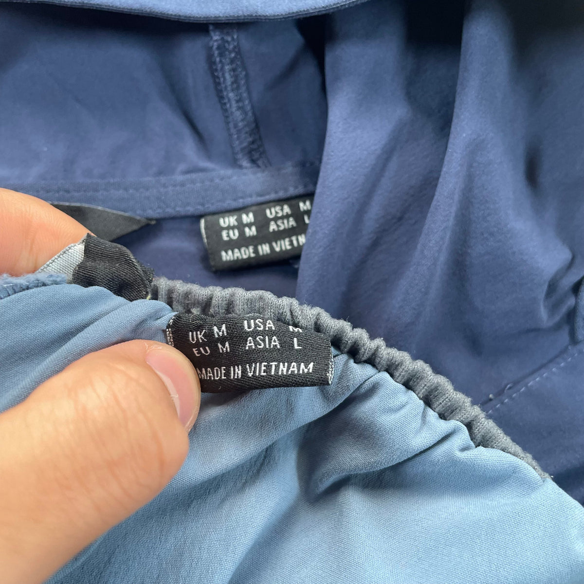 Berghaus Theran Windbreaker Bottoms Set "Baby Blue, Obsidian" (Mens Size Medium)
