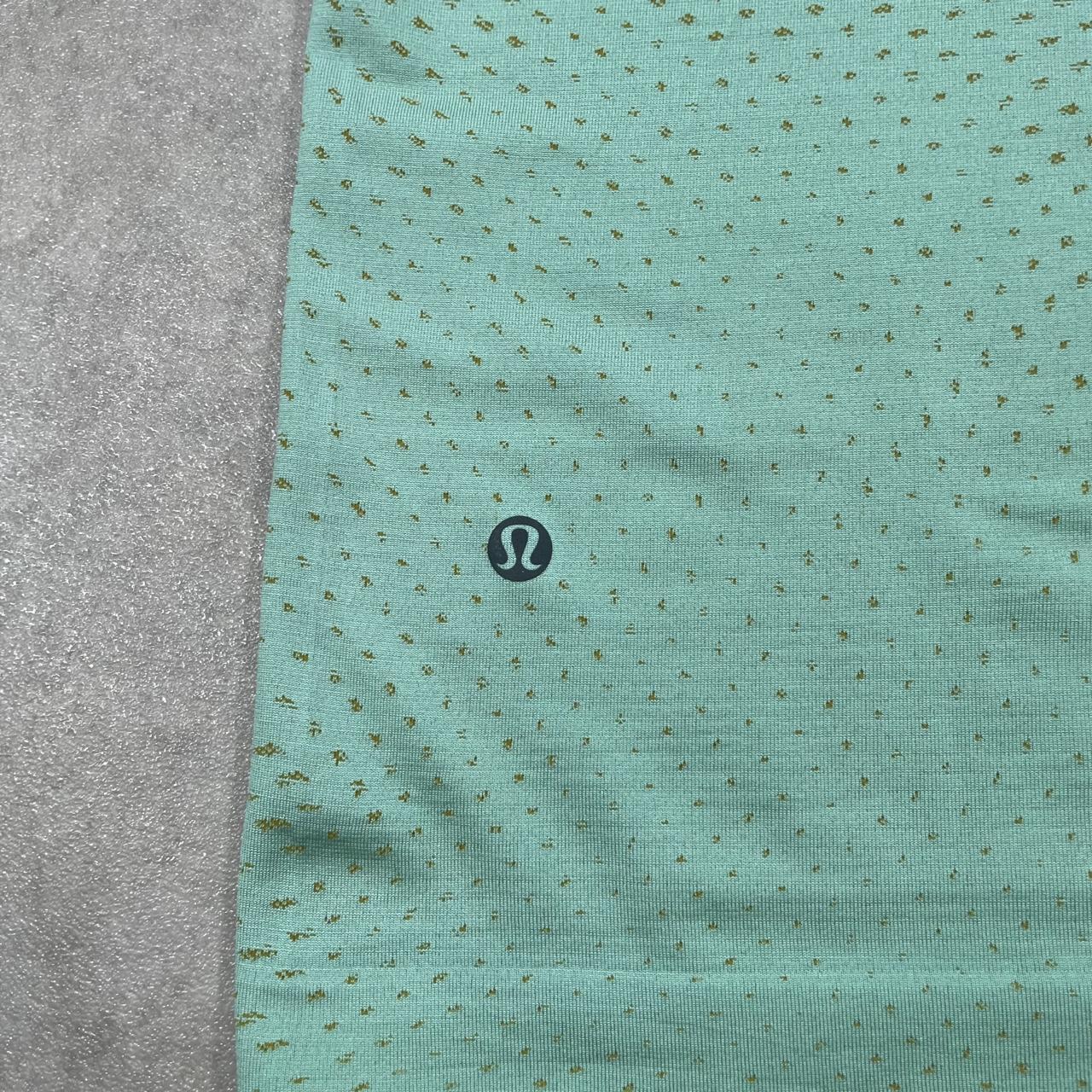Lululemon metal vent tech top “Mint” (M)