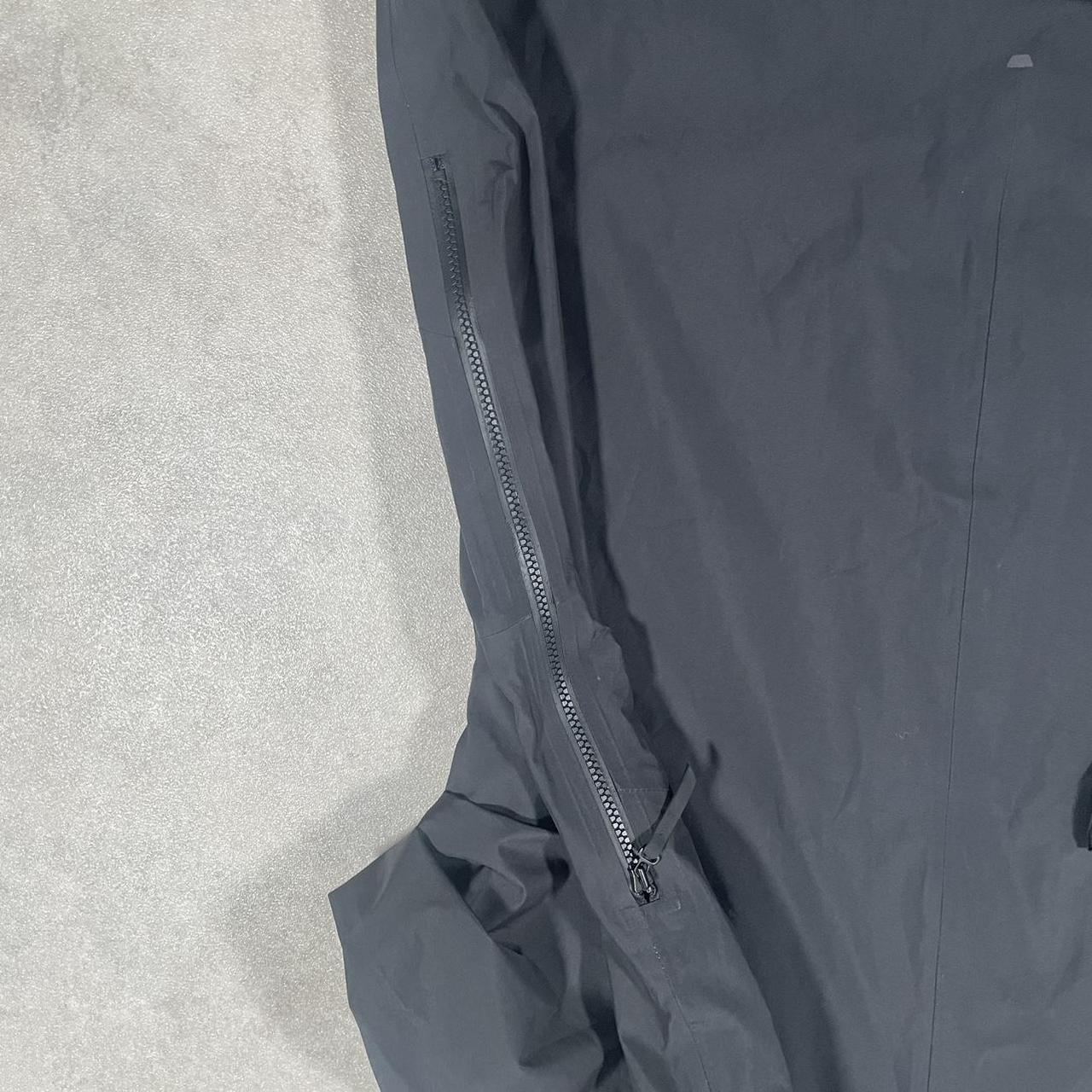 On Running Storm Jacket “Black” (L)