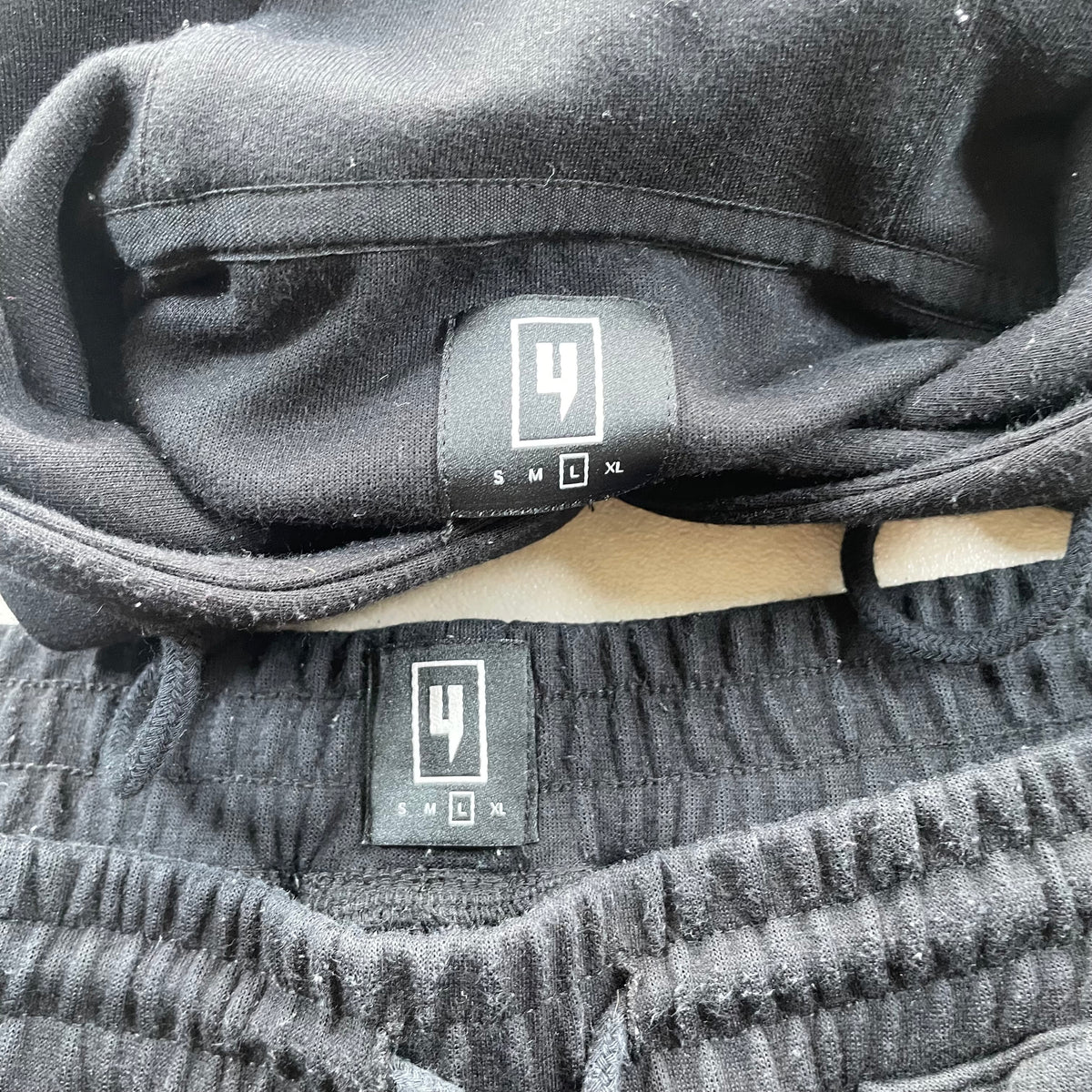 Yelir World Tracksuit Blackout Y “black” (Size Large)
