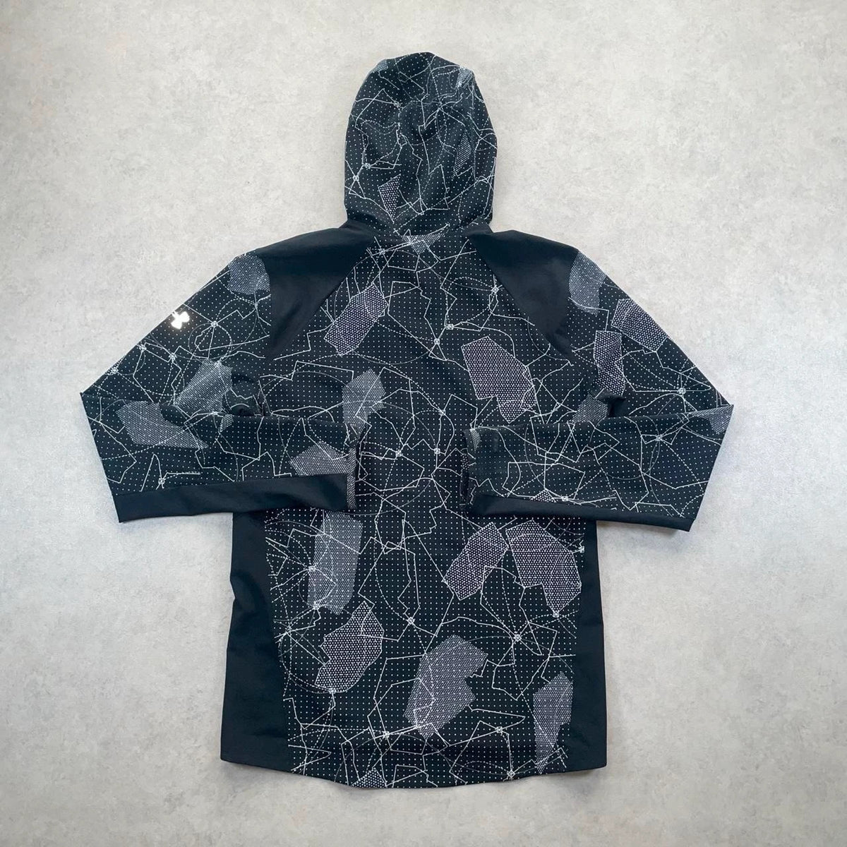 Under Armour Outrun The Storm Windbreaker “Black,White” (Size M Mens)