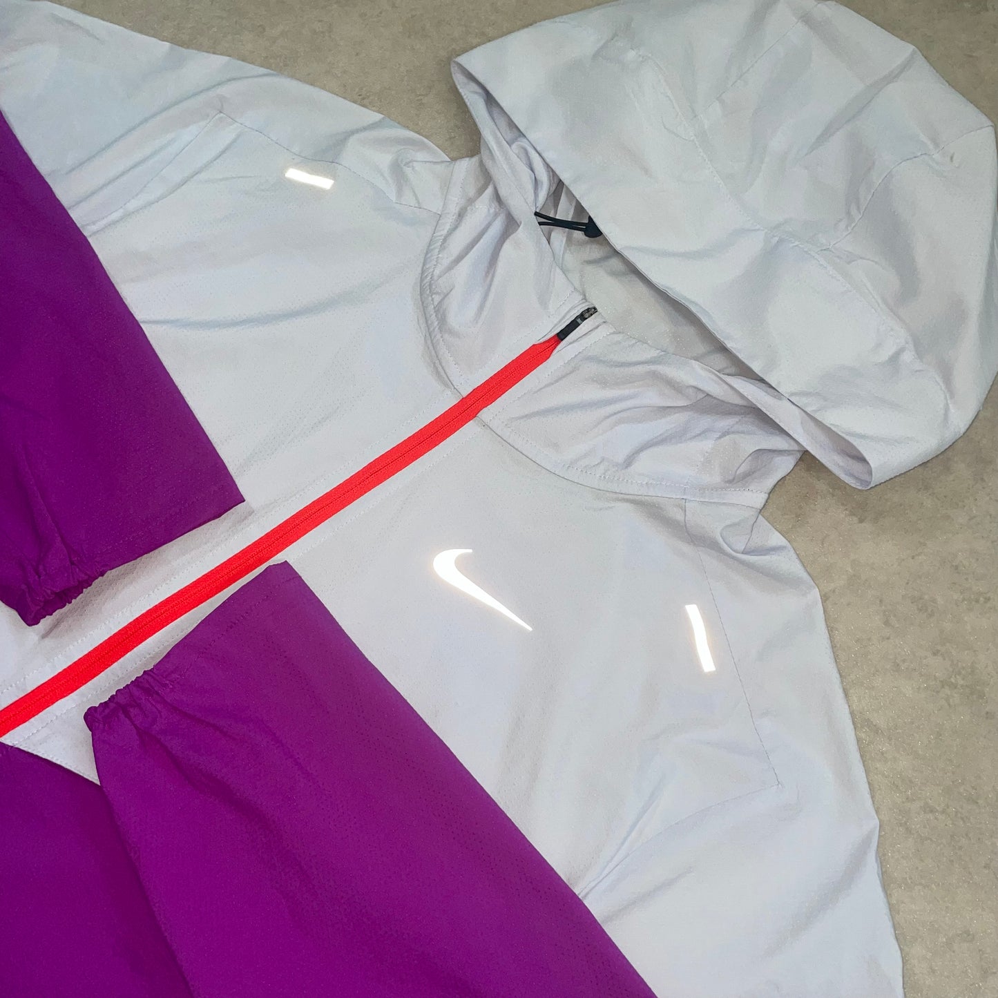 Nike Packable Windrunner “Grape Purple” (S)