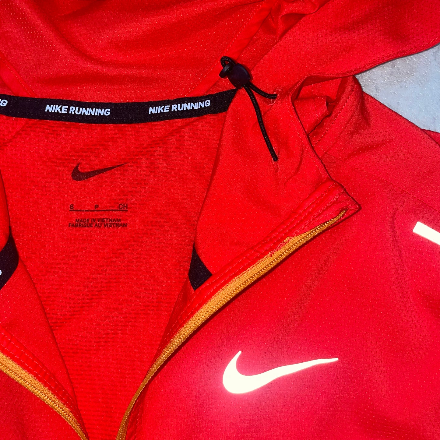 Nike Packable Windrunner “Habanero Red” (S)