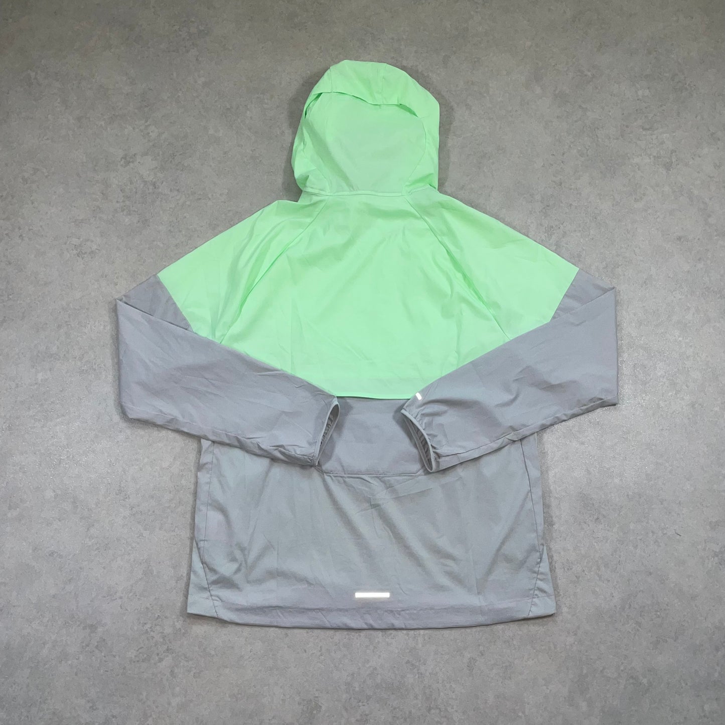 Nike Packable Windrunner “Vapour Green” (S)