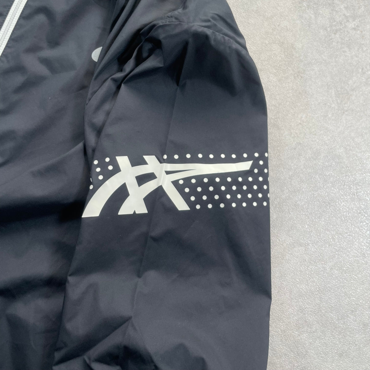 ASICS Icon Windrunner “Black” (Large)