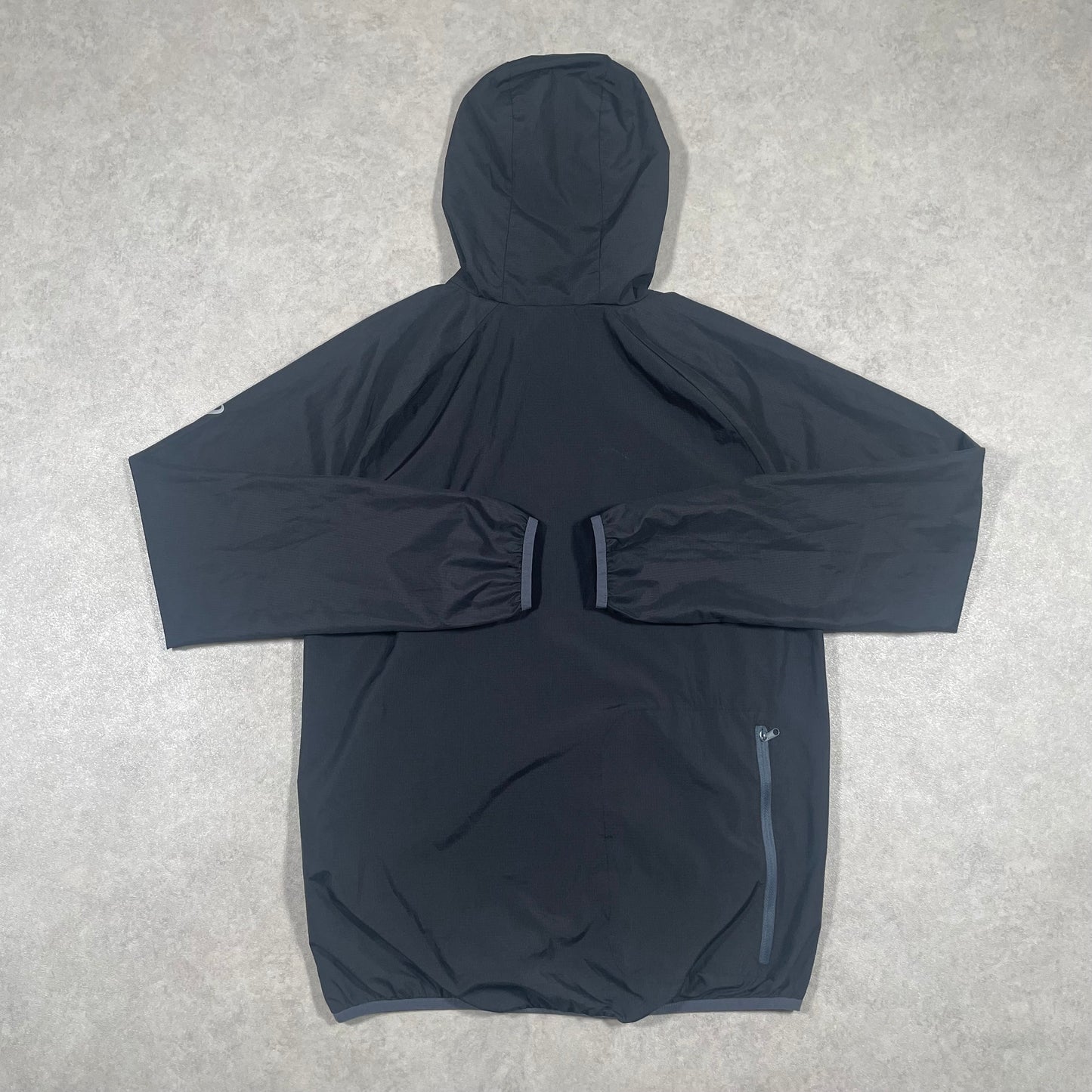 ASICS Packable Windrunner “Black” (M)