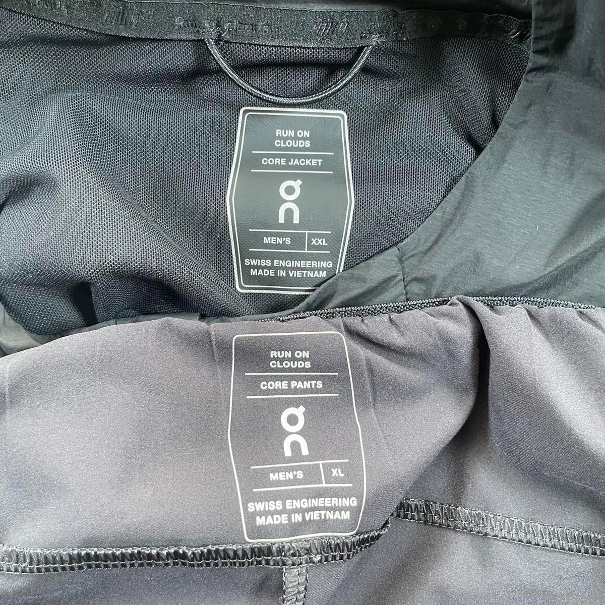 Onrunning Core Windbreaker Set “Black” (Size XXL/XL)