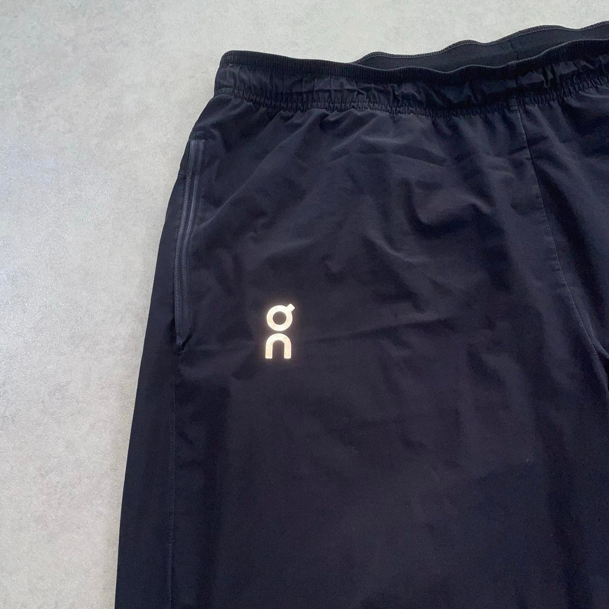 Onrunning Core Windbreaker Set “Black” (Size XXL/XL)