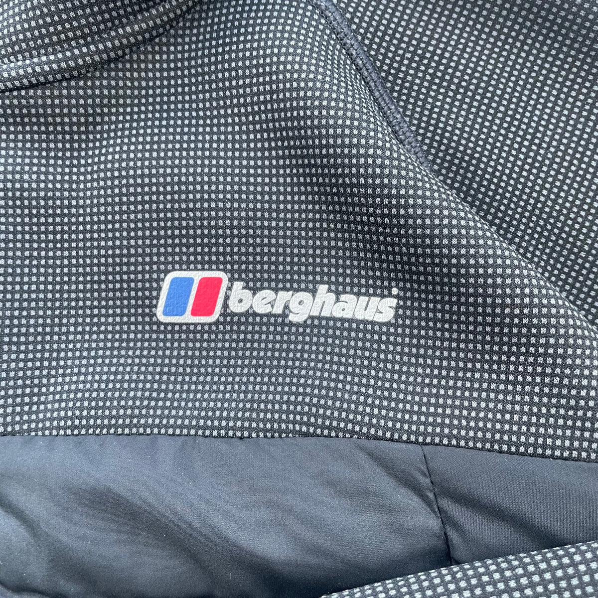 Berghaus Hydroloft Hybrid Jacket "Black,Grey" (Size small)
