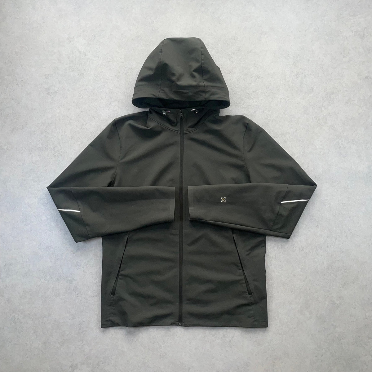 Lululemon Pace Breaker WIndbreaker and Surge Joggers Set "Khaki,Black" (SIze Medium Mens)