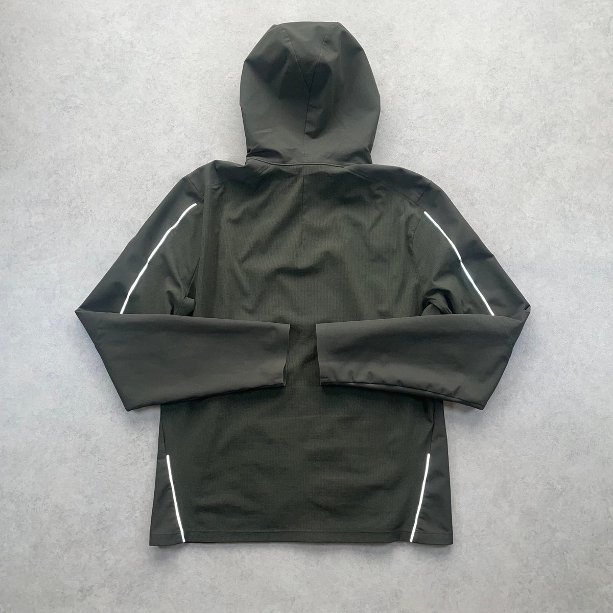 Lululemon Pace Breaker WIndbreaker and Surge Joggers Set "Khaki,Black" (SIze Medium Mens)