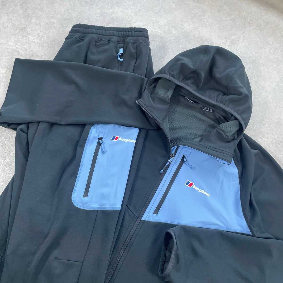 Berghaus Pavey Jacket and Bottoms Set “Black,Blue” (XXL,XL)