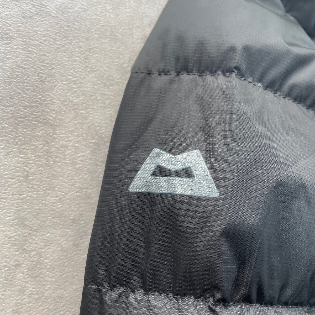 Mountain Equipment LightLine Puffer Jacket "Black" (Mens size small)