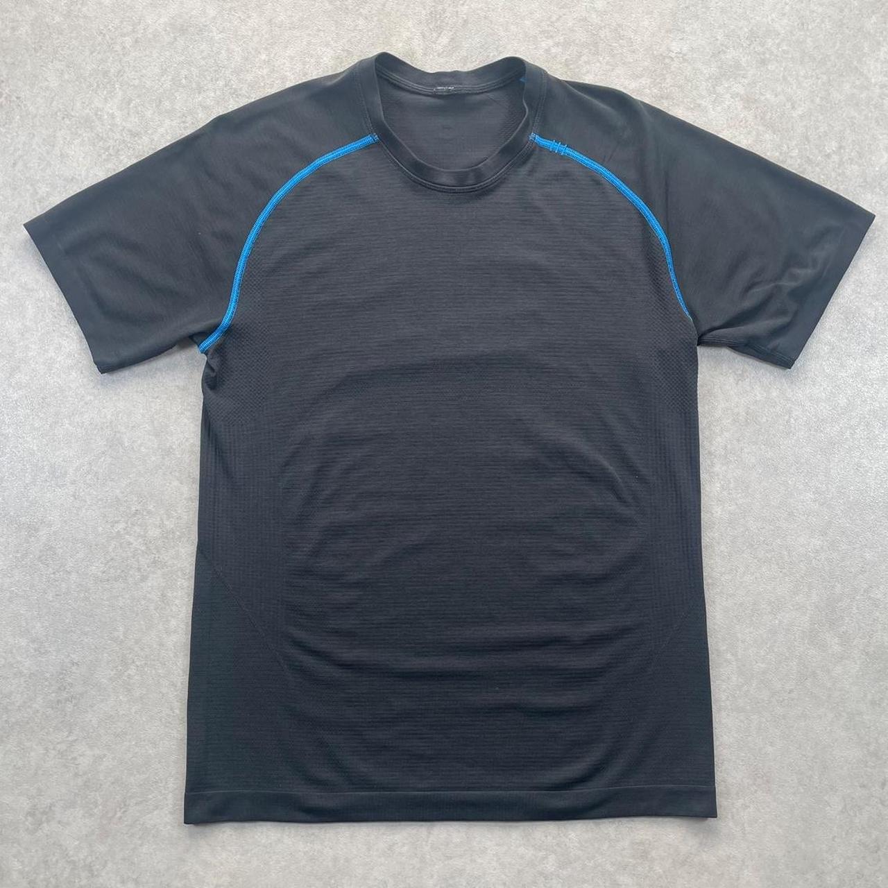 Lululemon metal vent tech top “Black,blue” (S)