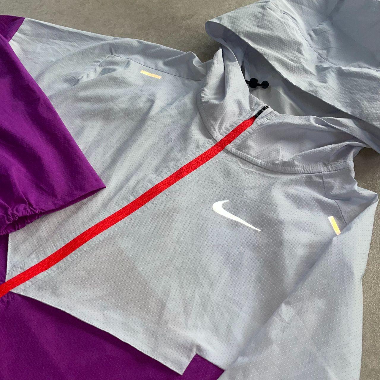 Nike Packable Windrunner “Grape Purple” (S)