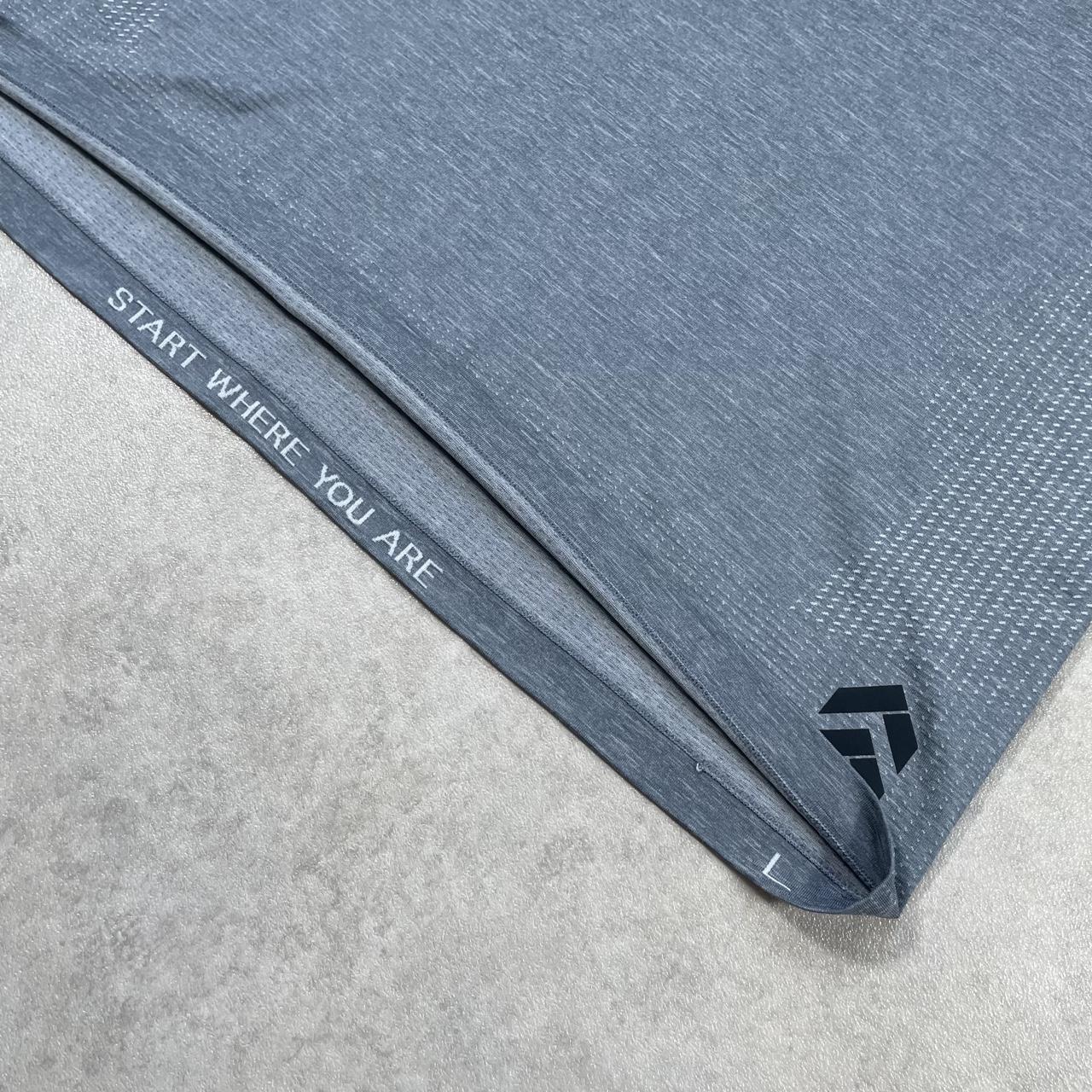 Lululemon x Barry’s metal vent tech top “Cool Grey” (L)