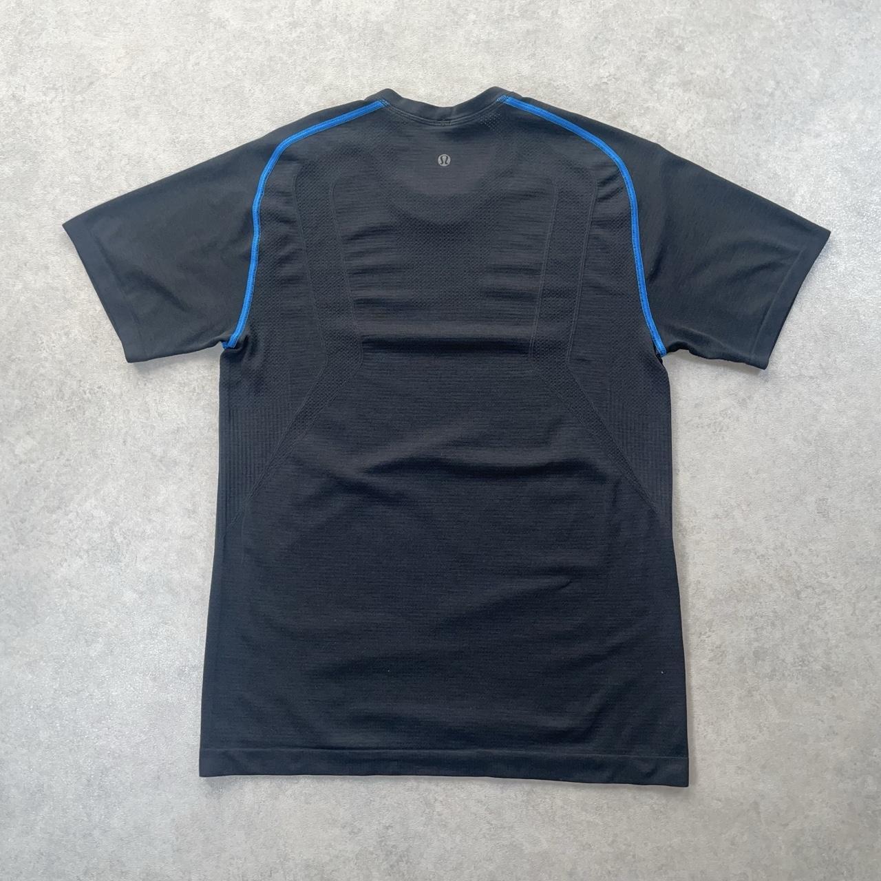 Lululemon metal vent tech top “Black,blue” (S)