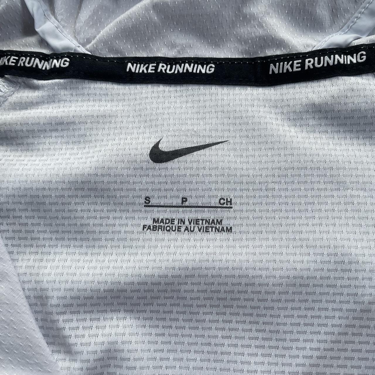 Nike Packable Windrunner “Grape Purple” (S)