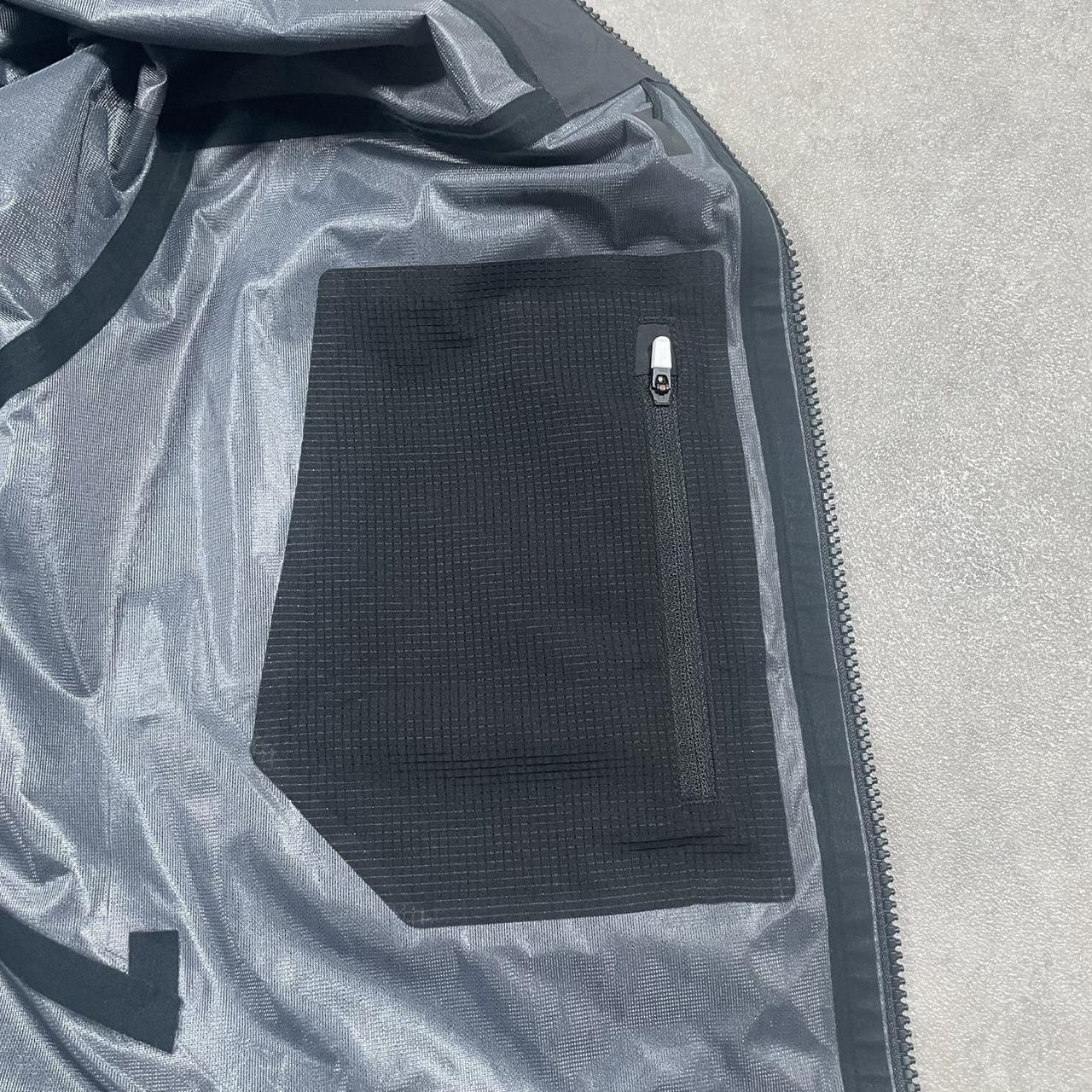 On Running Storm Jacket “Black” (L)