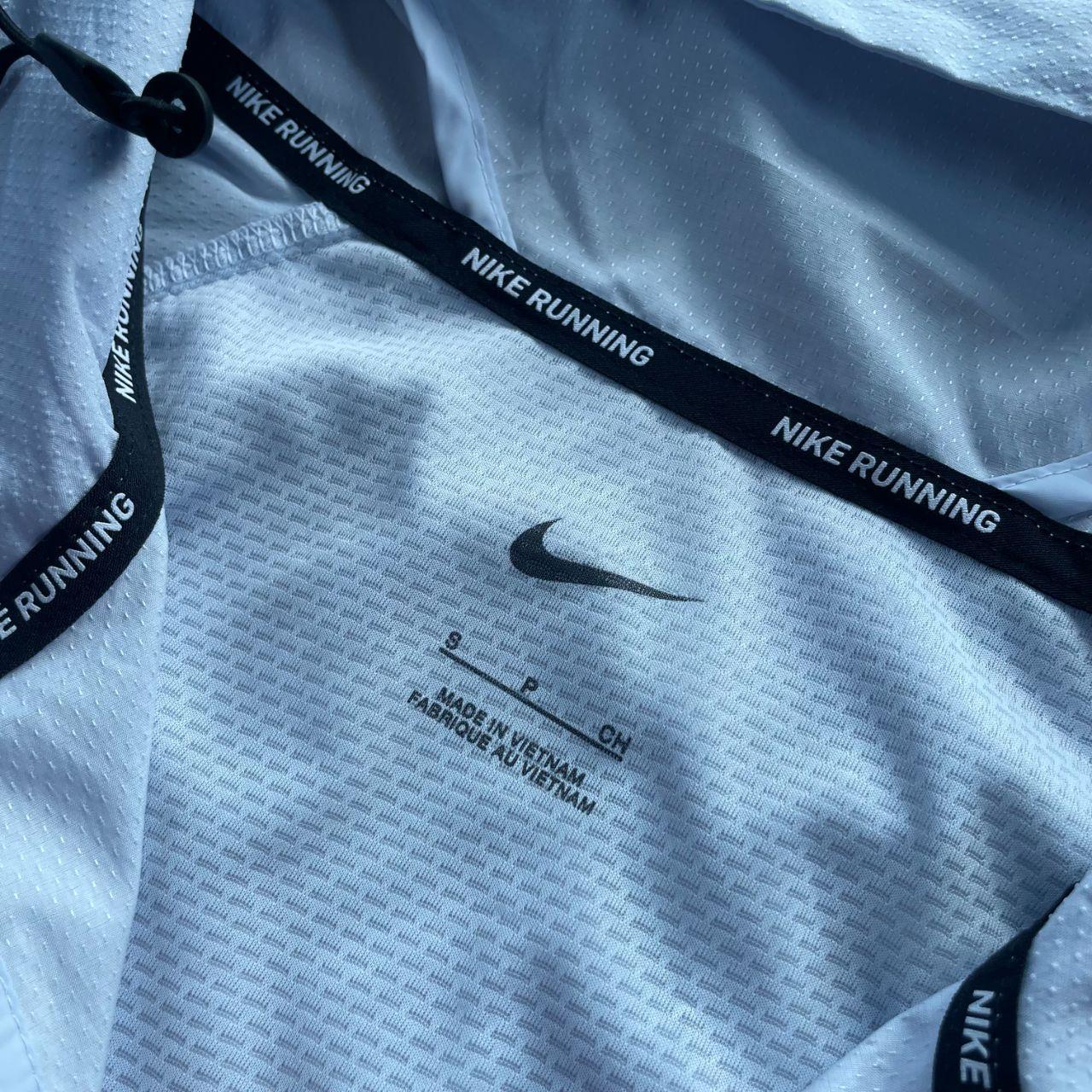Nike Packable Windrunner “Grape Purple” (S)