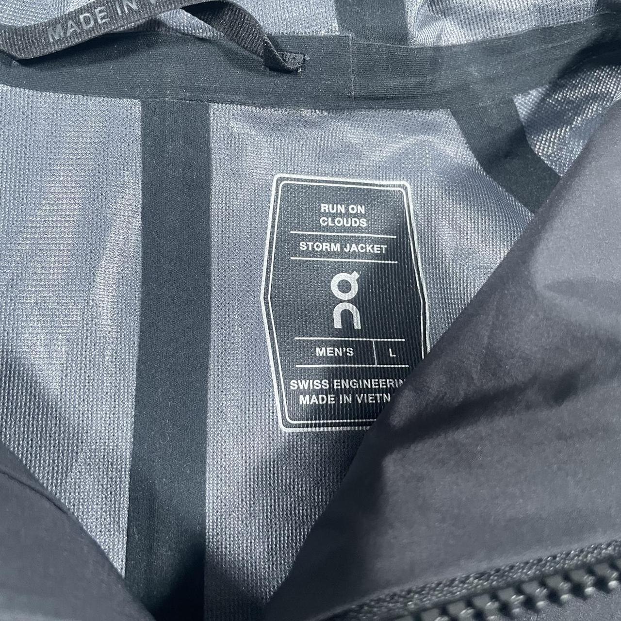 On Running Storm Jacket “Black” (L)