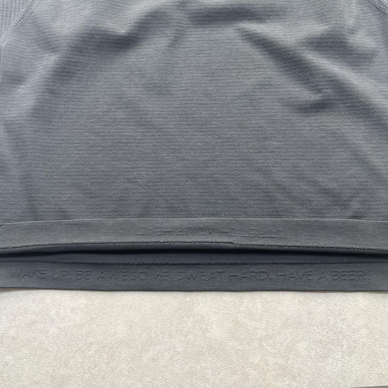 Lululemon metal vent tech top “Black,blue” (S)
